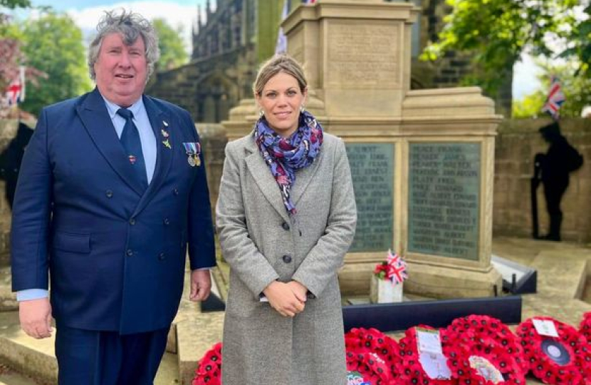Miriam Cates PPC stands with ex RAF serviceman Ian White